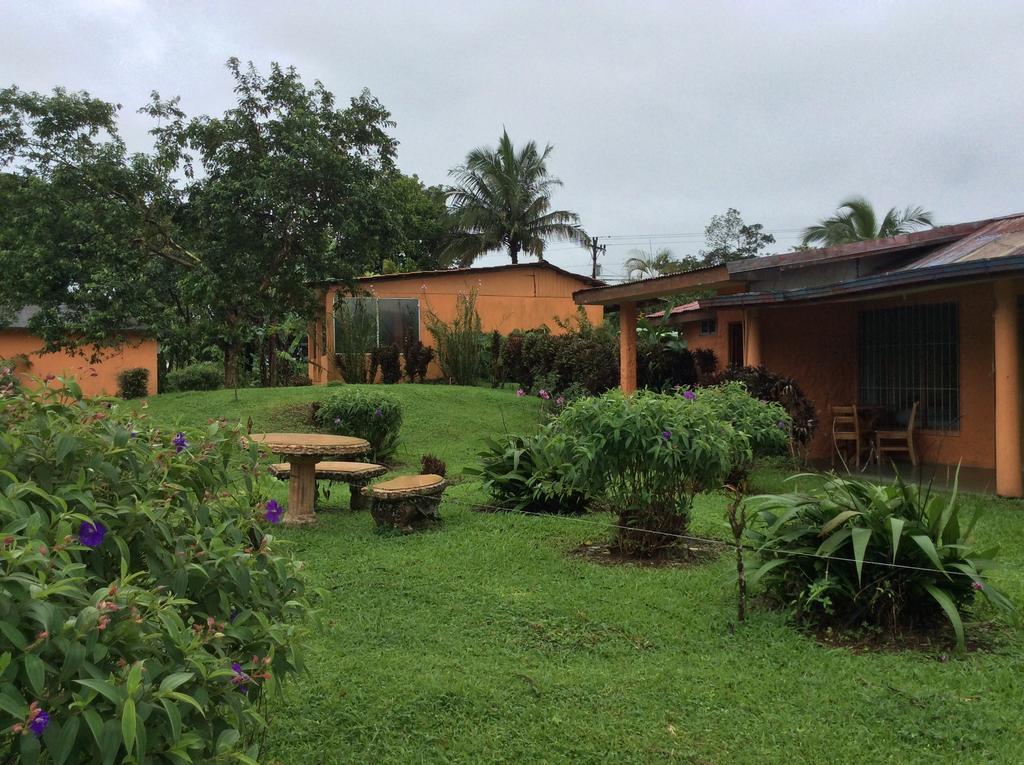 Cabinas Los Guayabos Hotel La Fortuna Exterior foto