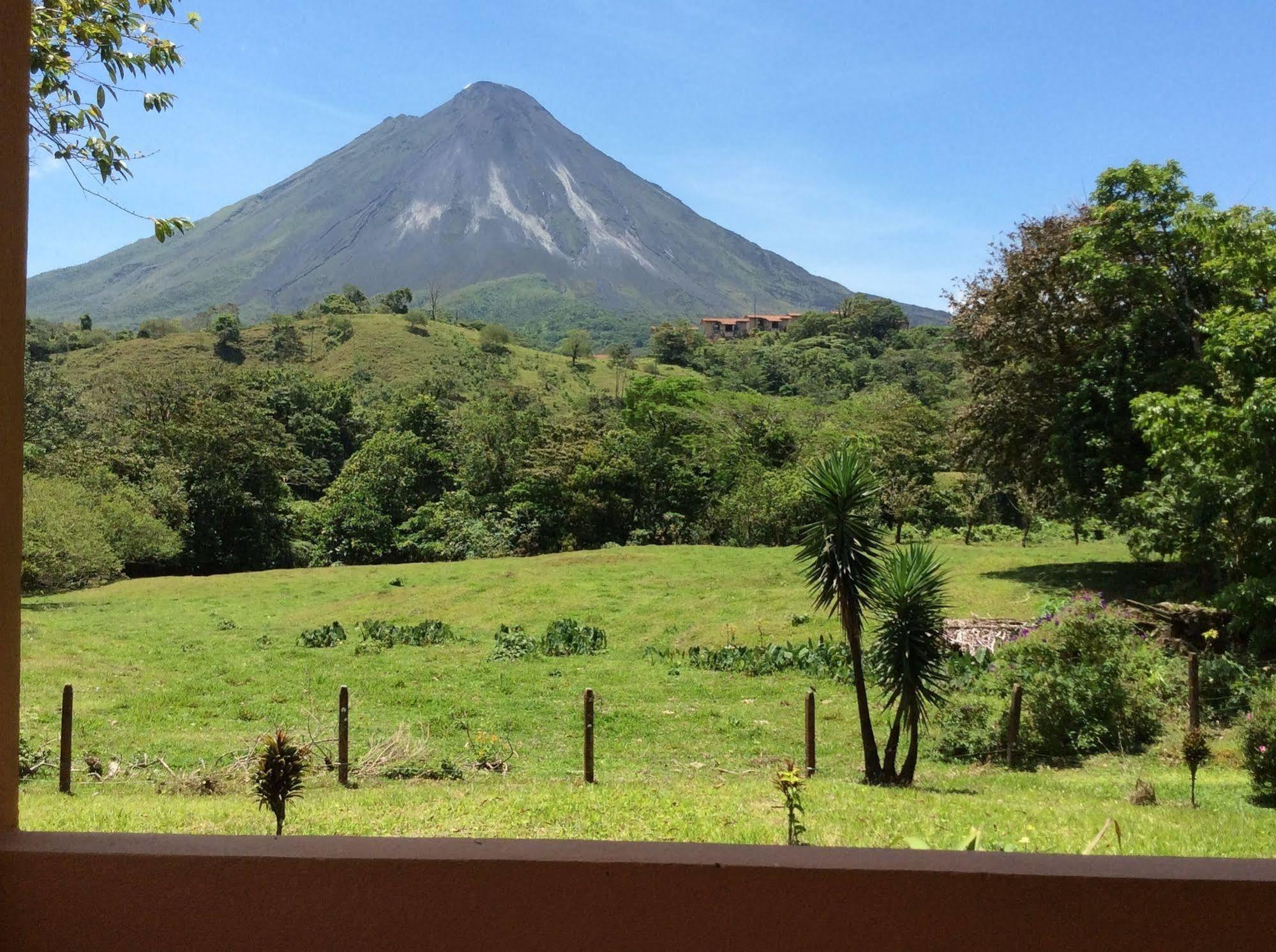Cabinas Los Guayabos Hotel La Fortuna Exterior foto