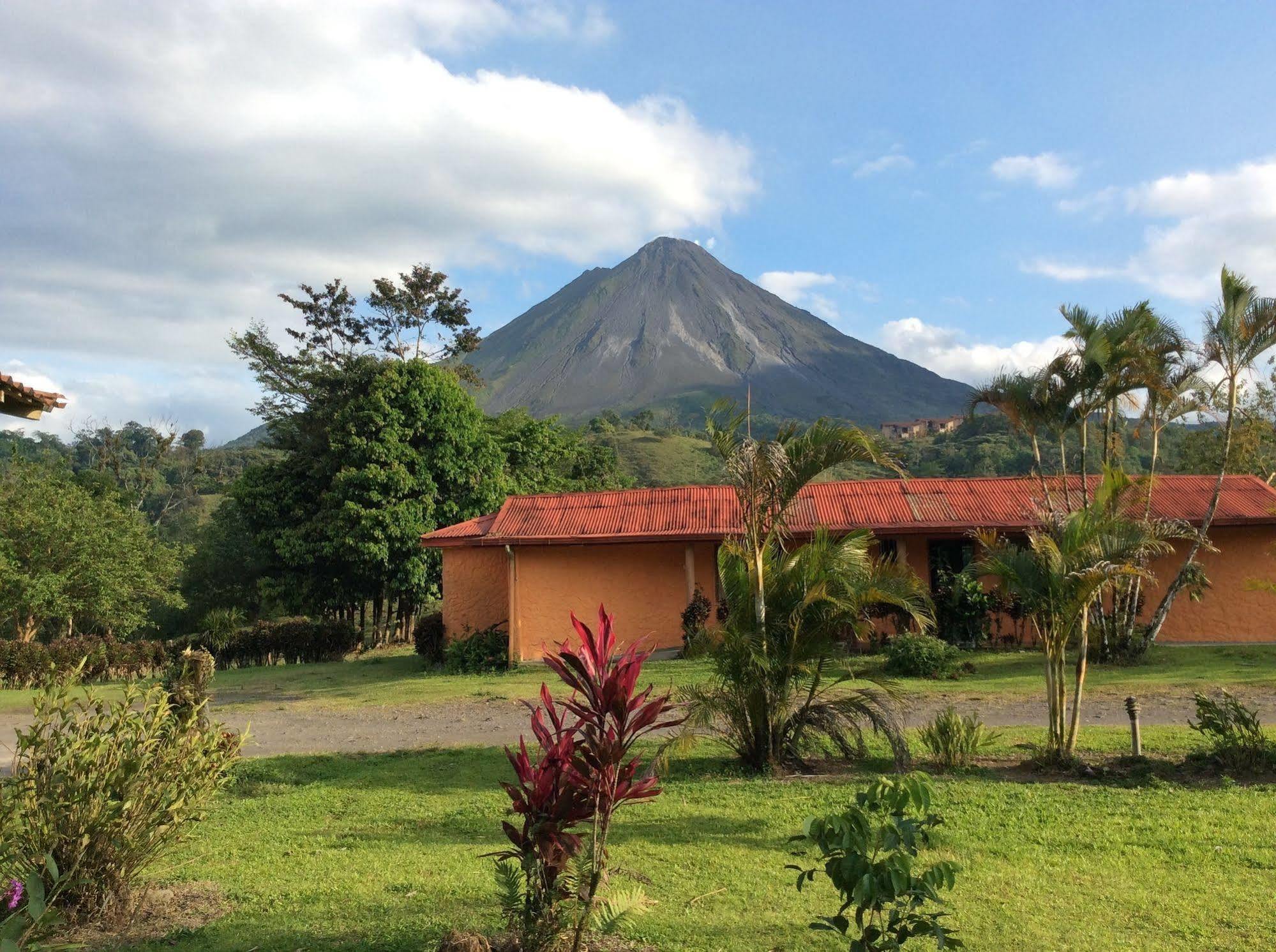 Cabinas Los Guayabos Hotel La Fortuna Exterior foto